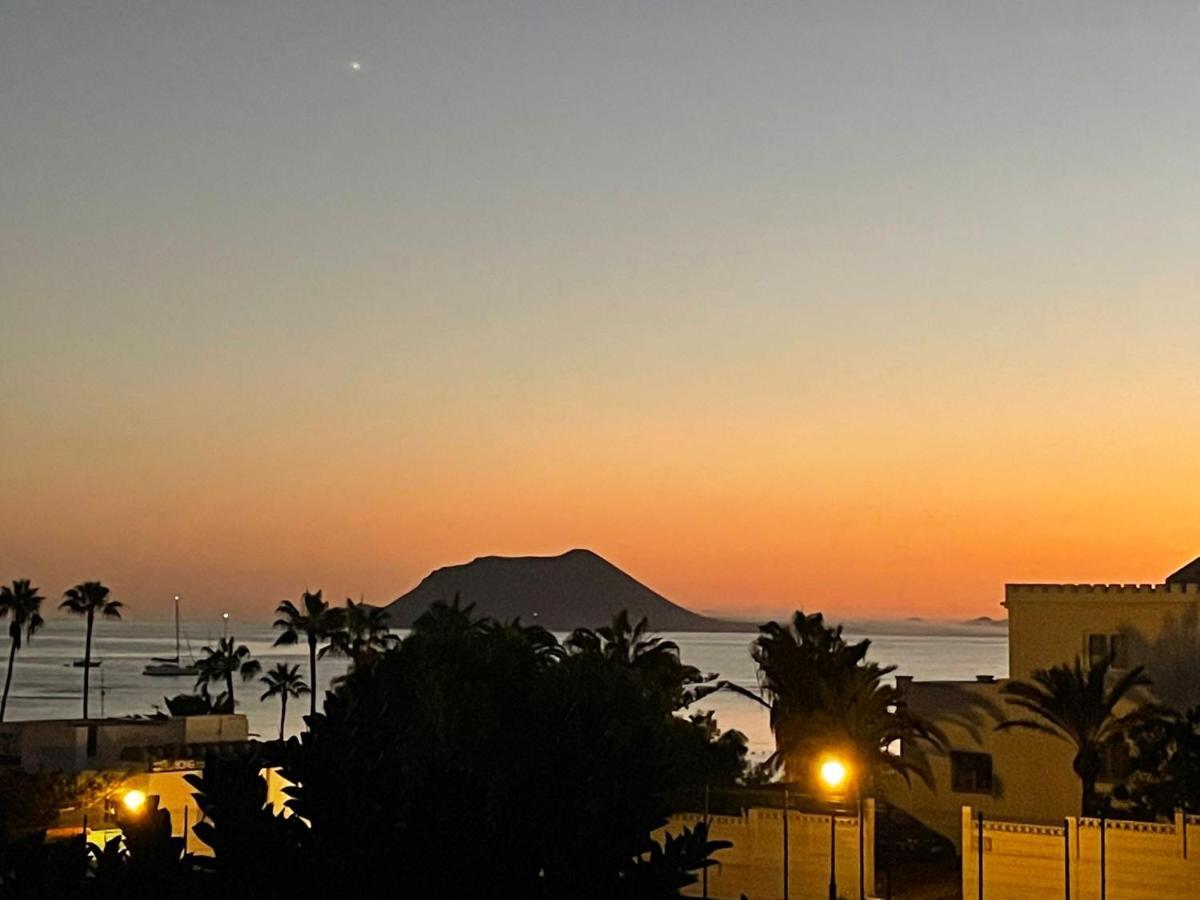 Alojamientos Playa Centro Corralejo 12 Экстерьер фото